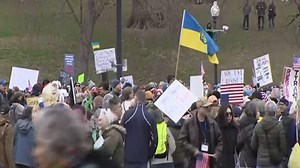 Large crowd gathers for ‘Hands Off’ protest on Boston Common