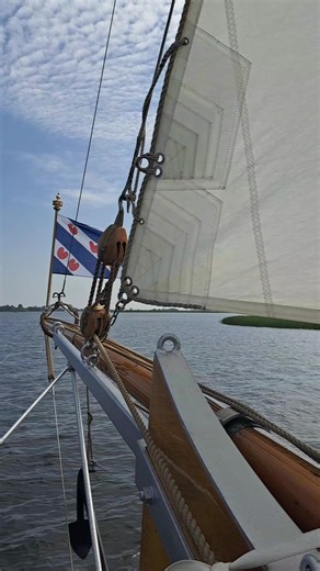 @Eke Heel erg bedankt voor deze fantastische middag!! @Rowan Veltman @Jesse van Wieren @ALL THA FOKK @DeFryskeVlogger @Raptiel #fryslan #frysk #fries #taal #varen #boot