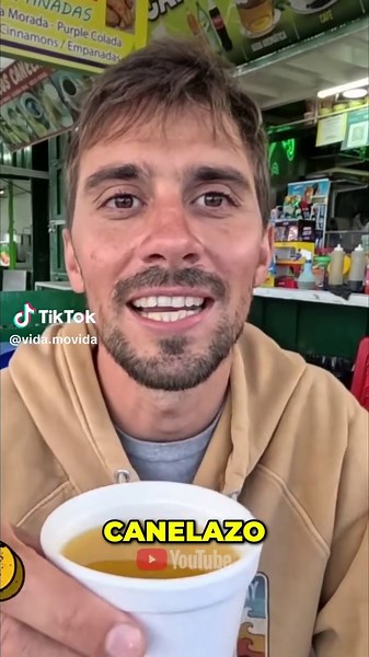 PROBANDO EL TIPICO CANELAZO ECUATORIANO 🇪🇨 POR PRIMERA VEZ Llegamos a Quito y decidimos hacer un tour gastronómico, este es un recorte del VIDEO COMPLETO QUE ESTÁ EN NUESTRO CANAL [link en la bio] #canelazo #quito #ecuador #viajeros #gastronomia