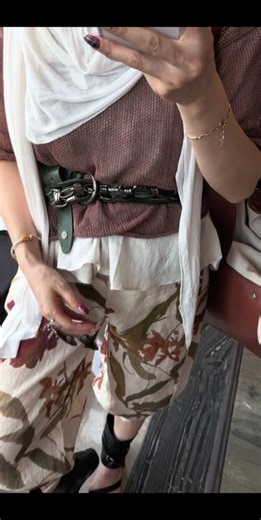 真正的意大利高端穿搭从不是跟风潮流，而是沉淀经典美学柔和立体剪裁贴合身形，天然哑光面料自带肌理质感没有冗余装饰，每一处细节都是匠心考究松弛有度，优雅自持，穿出成年人该有的轻奢与气场#穿搭分享