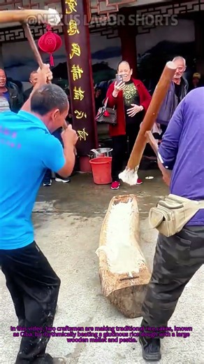 Traditional Ciba Making: Craftsmen’s Rhythmic Beating for Perfect Texture