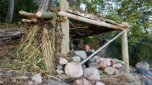 3 Days Island Bushcraft Building Shelter on the Beach