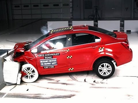 2012 Chevrolet Sonic moderate overlap IIHS crash test