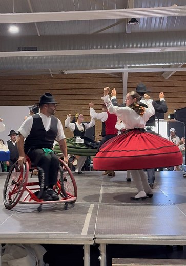 Rancho Folclórico da Vila de Prado no Festival de Mantes-la-Jolie