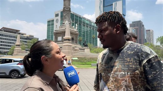 🔥🇲🇽"¿Cómo? Si yo también SOY MEXICANO"Geraldo Perdomo, Shortstop de los @Dbacks, llegó con todo el ánimo a México para disputar la #MexicoCitySeries.... y vean lo enamorado que está de México.❤️👀#MLB ⚾️