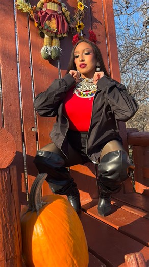 Tryna get the pose right lol snow. ❤️‍🩹 | Snowy Pretends Eagle