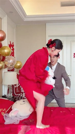 Picking up the bride is not easy. #wedding #happy #weddingdress