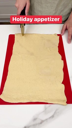 5.9M views · 38K reactions | Easy holiday appetizer  #easyrecipes #recipes #appetizers #cheese #christmas | Justine Kameron | Facebook