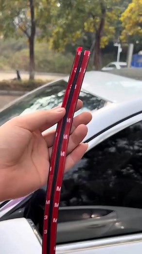 🔇 Zablokujte hluk, prach a vítr během vteřin. 🚪 Zavřete dveře a slyšte jen klid. ☔ Voděodolné. Tepelně odolné. Bez stresu. 🛠️ Odlepte, přilepte a proměňte své auto. Klikněte níže pro objednání👇 | Vigoexpress