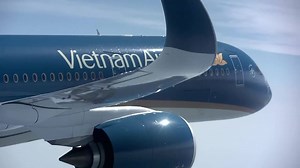 Eye-popping VNA's A350 XWB performance, beautiful from all angles ✈✈ #A350XWB, #VietnamAirlines ------------------------------------------------- Official Youtube channel of Vietnam Airlines: https://youtu.be/57YKiufrFFA Subscribe to keep up to date with the latest news from VNA ✌ | Vietnam Airlines