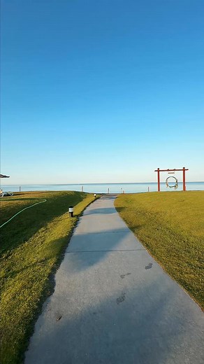 🌞 Verano es sol, mar... ¡y tiempo de disfrutar en familia! 🏖️ En Impressive Playa Granada Golf, los días se viven al aire libre: 🌴jardines donde jugar y pasear, caminos junto al mar y puestas de sol que se quedan para siempre. 💙 Ven a vivir el verano como se merece. 📲 Reserva tu escapada en el link de la bio. #ImpressivePlayaGranada #CostaTropical #JardinesConEncanto #ExterioresQueInspiran #FrenteAlMediterráneo #Motril #HotelesConEncanto #ResortsGranada #VacacionesConVistas #NaturalezaYRela