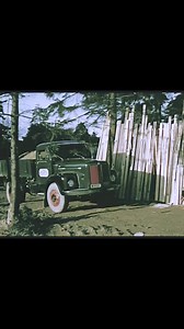 Fim de semana com estilo retro... a conduzir um camião basculante Scania dos anos 60 😎🚚 Conhece este clássico? 😉 | Scania Portugal