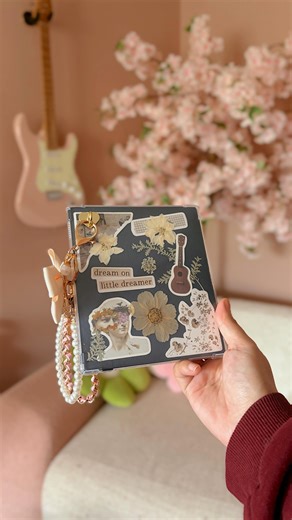 Gale | Cozy Gaming 🌷 on Instagram: "unbox and decorate the BOOX Go Color 7 Gen II with me 💕 this is absolutely perfect for manga/comic readers. the colors are so vibrant and rich and I love it so much 🥺 you can of course download other Android apps like Kindle, Kobo, Webtoob, Libby, Wattpad etc. this version is upgraded with Th a stylus support added, compared to Gen I, but can’t personally aay anything about that feature since I don’t have a stylus. if you’re looking for a colored e-reader,