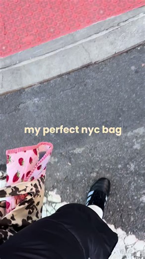 If you can't find the perfect bag, make it. 🧵✨ What is one thing your dream bag must have? Mine has a hidden pocket for snacks 😭 #SewTok #SingerSewing #DiyTotebag #NYCFashion