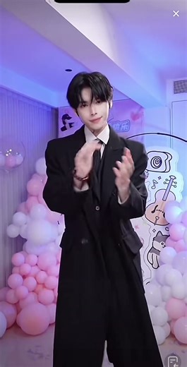 Famous Chinese Dance Vlogger 徐生 'Xu Sheng' from Jiangsu (China) danced to SB19's GENTO on livestream