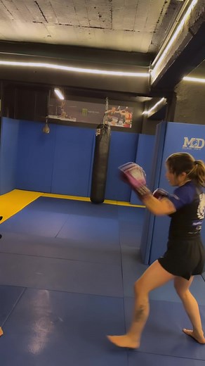 Noche de muay thai con el profe Kenji #muaythaitraining #mma #Deportes #entrenamiento | Yazmín Nájera
