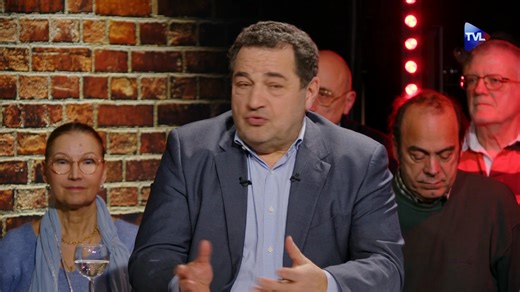 🎙️ « Tout est en train de s'effriter. C'est pour cela que Macron nomme Mme de Montchalin à la Cour des Comptes, qu'il va certainement nommer le Secrétaire général de l’Élysée à la Banque de France... Petit à petit la caste verrouille. » - Jean-Frédéric Poisson Alerte Générale sur TVL 🔻 https://youtu.be/MeAgxRPeNC8 | TV Libertés