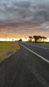 Who doesn't love a sunset convoy? 😎🧡 #kenworth #robuk #kenworthtrucks | S & J McMahon Transport