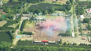 A stunt helicopter doing loopings, megatons of inflatables and one massive firework show: witness the next level insanity that happened during POWER HOUR’s Red Bull moment. | Q-dance