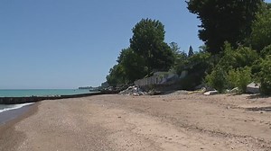 Controversy surrounds Winnetka billionaire's desire to cordon off section of public beach