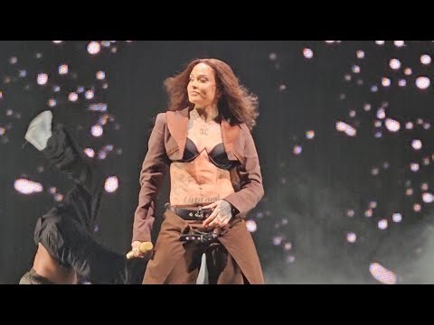 Kehlani "Out The Window (LIVE)" at The 96.1 The Beats Jingle Ball in Atlanta Dec 2025
