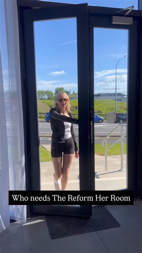 Who needs The Reform Her Room? You. Obviously. 😉 Send this to a friend who needs to see this 📲 | The Reform Her Room