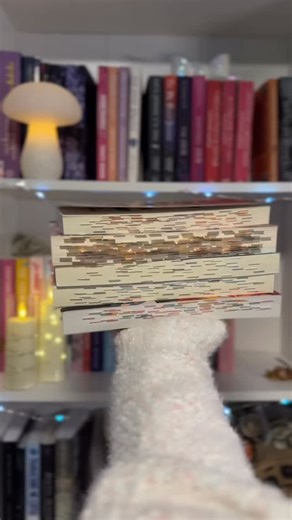 𝑹𝒐𝒔𝒊𝒆 | 𝒏𝒐 𝒔𝒑𝒊𝒄𝒆 𝑩𝒐𝒐𝒌𝒔𝒕𝒂🎀🕯️ on Instagram: "no spice books to add to your tbr! 💗📖✨ some of these I already read and others are on my tbr, i can’t wait to get to the rest of these. 📖💗 in this list we have: romance Christmas romance romantasy & ya romantasy! happy reading bestie💗📖✨"