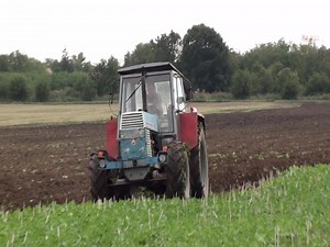 Zetor 12045 szántás Jákfa határában. 2013. | Magyar Mezőgéparchívum