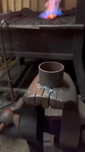 139K views · 959 reactions | Blacksmith bending fire poker handle. #blacksmith #makingvideos #handmade #craftsman #Shorts #virals #best #fyp | Mensure Back | Facebook