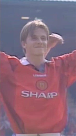 Beckham scores from the Halfway Line 🤯 The Moment He Became a GLOBAL ICON! #manutd #beckham #shorts