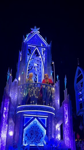 7.9K views · 216 reactions | Anna, Elsa and Olaf can be seen on the...