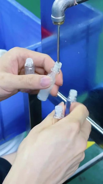 Factory workshop lip glaze..#B2BBeauty #oem #cosmetics #MakeupFactory #fyp #OEMCosmetics #PrivateLabelCosmetics #ODMBeauty #WholesaleMakeup #BulkCosmetics #CosmeticSupplier #MakeupManufacturer #CosmeticProduction #PressedMakeupProcess #MakeupPigments #beauty #factory #MakeupFormulation #BeautyIndustry #MakeupManufacturing