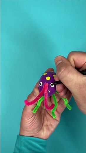 Egg Bugs! @MisterMaker #Shorts | ZeeKay Junior