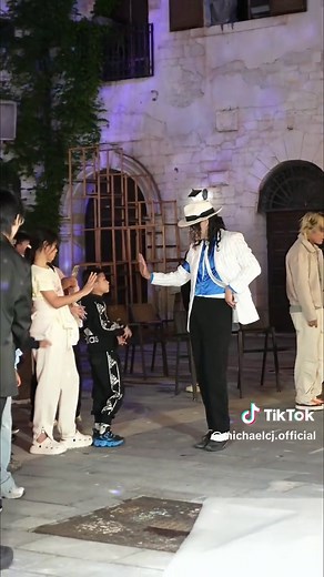 Michael Jackson Smooth Criminal Moonwalk Dance Tutorial