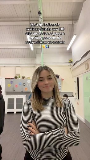 Giovanna Antonini on Instagram: "Dia 1 tropa ❤️‍🔥🫡 Música : 12 am - Caleb"