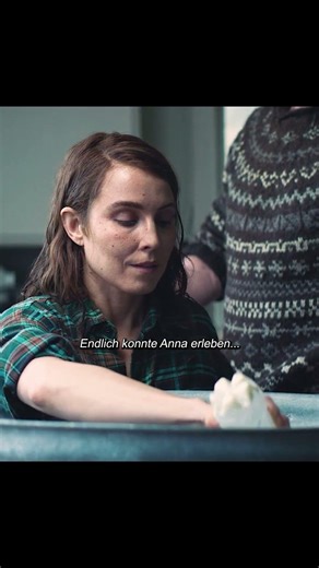 Ein Schaf verliebte sich in seinen Besitzer und Kind mit einem Schafskopf und einem #film #movie