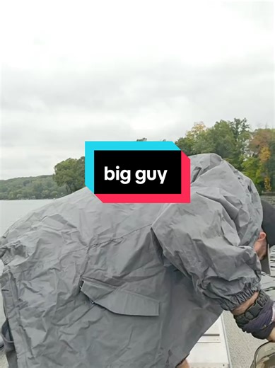 Big guy! #fishtok #fishing #bigfish #smallmouthbass #foryoupage