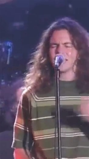 In 1993, The Doors were joined by Eddie Vedder for a powerful live performance of "Roadhouse Blues" at their Rock & Roll Hall of Fame induction. Vedder stepped in on vocals, channeling Morrison’s energy in a tribute that lit up the stage. 🎥: Rock & Roll Hall of Fame | The Doors