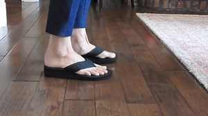 Watch Comfortable Walking Flip Flops on Amazon Live