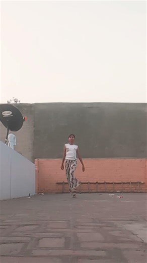 modeling day -1 practice at home 😎 #fashion #catwalktour #catwalk #runway #outfit #fashionweek