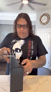 Chuck Billy officially unboxes his Heavys SOULS OF BLACK custom shells! Don’t miss your chance to grab some https://www.heavys.com/products/testament-x-heavys | Testament