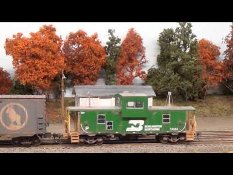 Small H0 scale switching layout