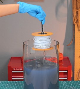 1.4M views · 6K reactions | She turned old VHS tapes into a clever cat feeder! | 5-Minute Crafts Men | Facebook