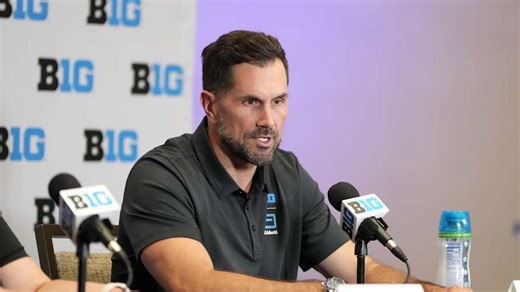 Matt Leinart takes firm stand as USC requests to unretire his legendary jersey