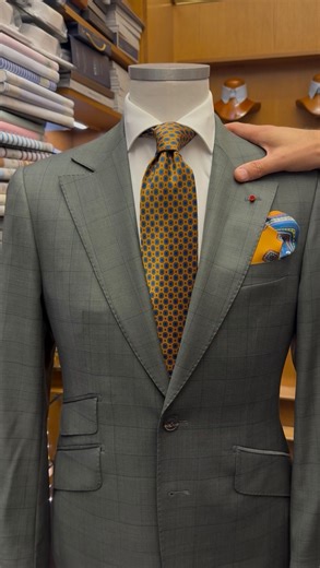 👔 WWW.HOWARDSMESURE.FR 💻 🇫🇷 Pour les passionnés, les débutants ou les experts en matière sartoriale: prenez rendez-vous avec Mario Costa le créateur de la maison Howard’s Paris, 📞 01 42 82 98 97. 🇬🇧 For sartorial enthusiasts, from beginners to pros: book your appointment with Mario Costa the designer of Howard’s Paris, 📞 33 (0)1 42 82 98 97. #howardsmesure #bespoke #madeinitaly . . . #fattoamano #bespokesuit #bespokeshirts #grandemesure #sartorial #tailor #fitting #thomasmason #surmesure