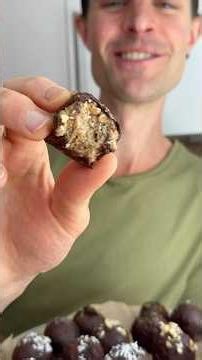 The Ultimate Fridge Snack: 🍌 Banana Bread Balls, No-Bake & Vegan!