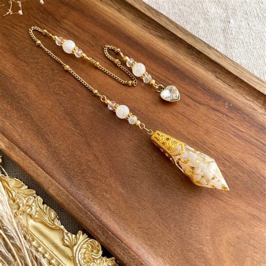 Small Moonstone Divination Pendulum, Resin Pendulum Inlaid With Natural Stone, Pendulum for Clairvoyance and Dowsing, Minimalist - Etsy