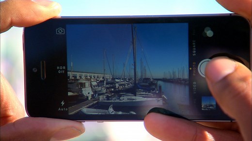 How your smartphone camera works - Video