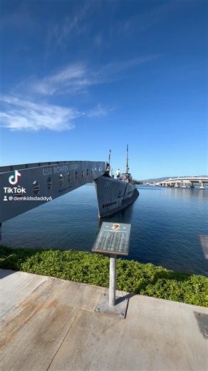 Submarine tour inside The USS Bowfin #history #shorts