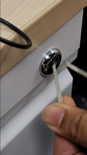 Lock Picking My Office Cabinet